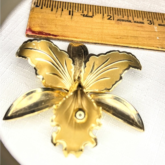 Unsigned Brooch Two Toned Gold Colored Large Iris Brooch - Picture 11 of 14